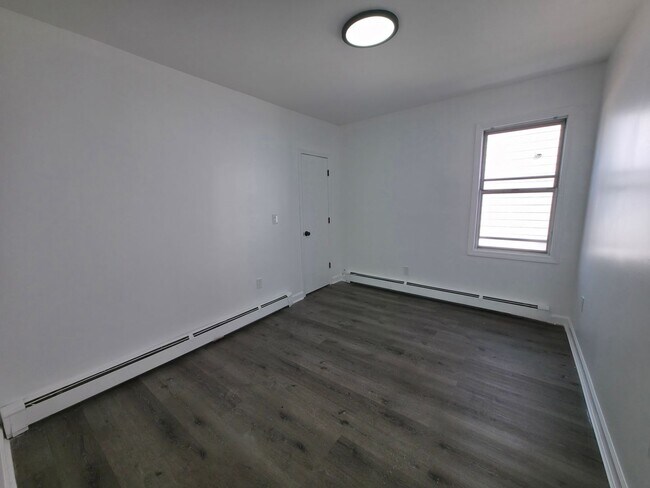 Building Photo - 130 Park Ave