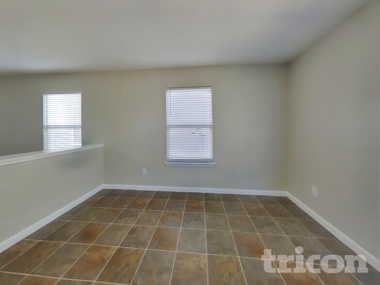 Building Photo - 10914 Tipton Oaks Dr