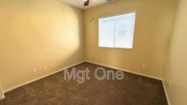 Building Photo - 7 Southern Hills Dr