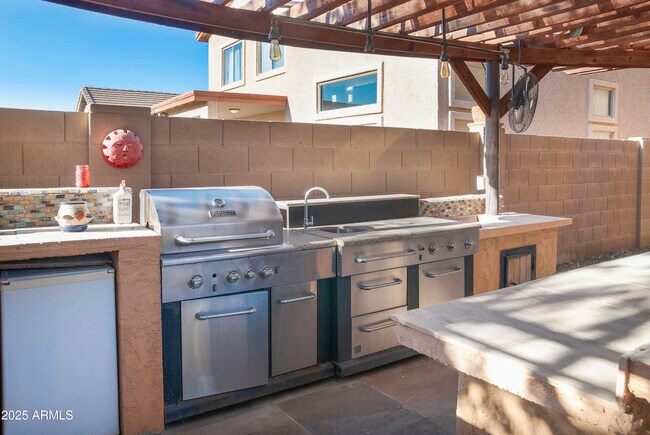 Building Photo - 42275 W Calle St