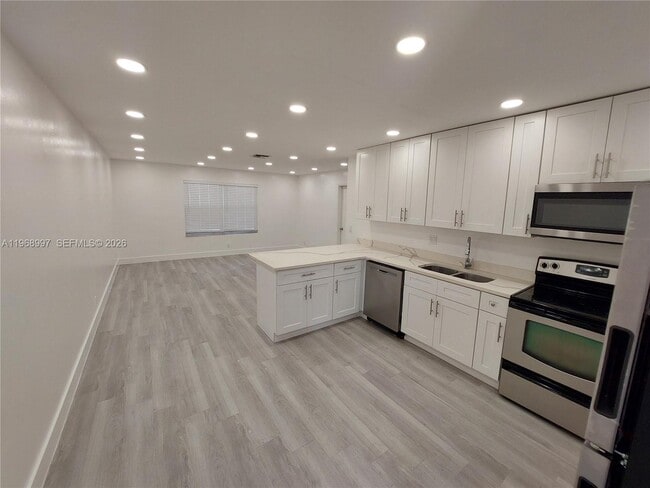 Building Photo - 2319 Johnson St