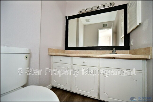 Building Photo - 1916 Lee Elder Dr