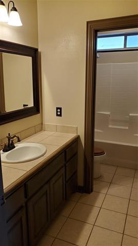 Building Photo - 1621 Colonial Dr