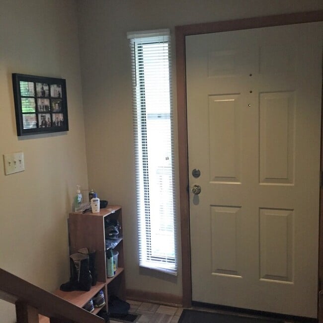 Building Photo - 104 Cedarwood Ln