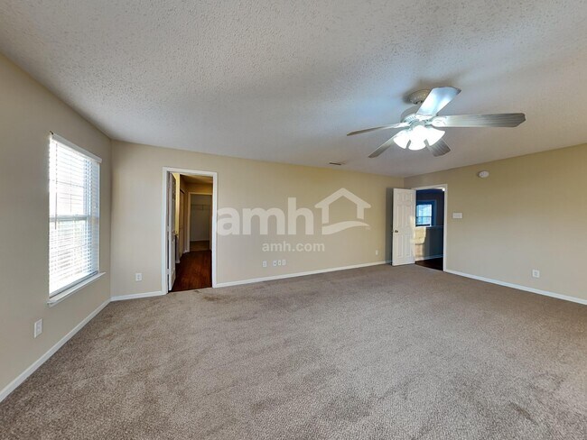 Building Photo - 13993 Meadow Lake Dr