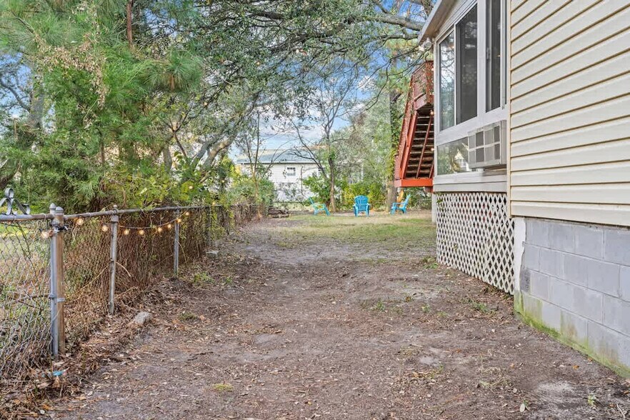 Building Photo - 912 Little Bay Ave