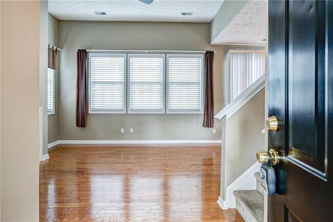 Building Photo - 709 Bedford Ct