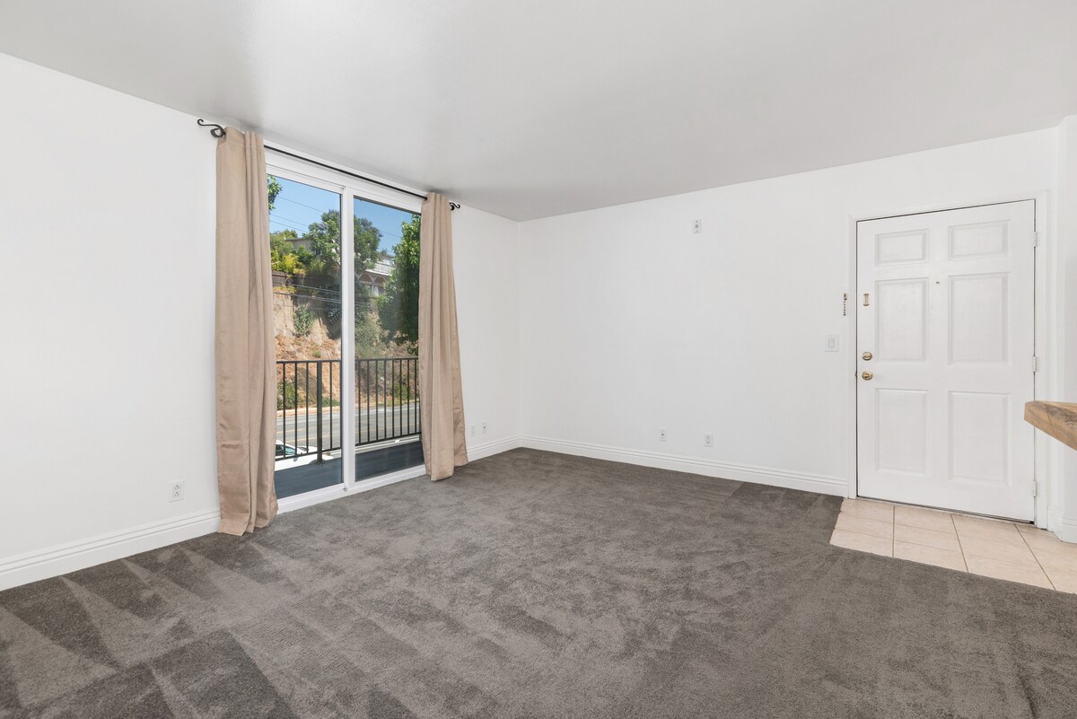 Building Photo - 2850 Reynard Way 21