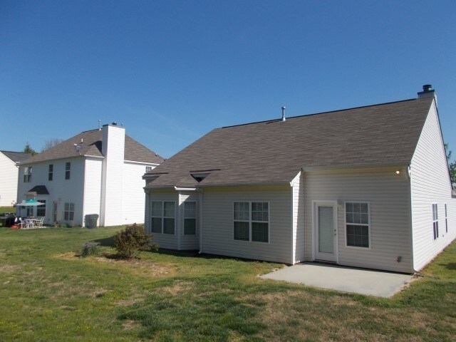 Building Photo - 1963 Trace Creek Dr