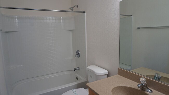 Building Photo - 1 bed, 1 bath