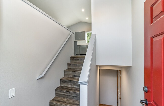 Building Photo - 2132 87th Ave SE