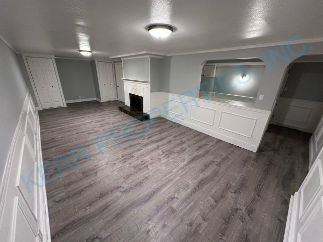 Building Photo - Charming Portland Retreat: 3-Bed, 2-Bath Home with Hardwood Floors & Cozy Fireplace!