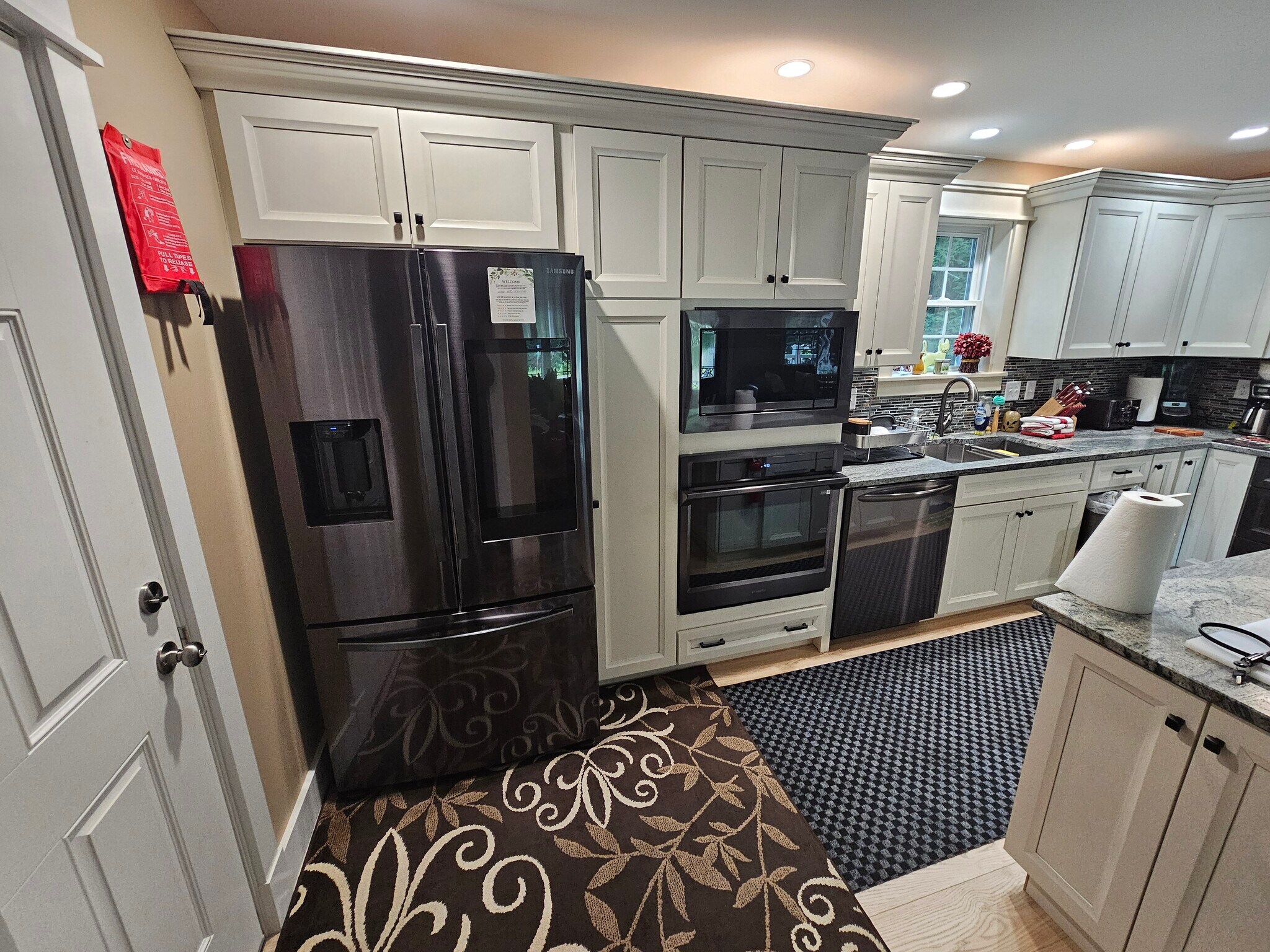 Building Photo - 435 High St