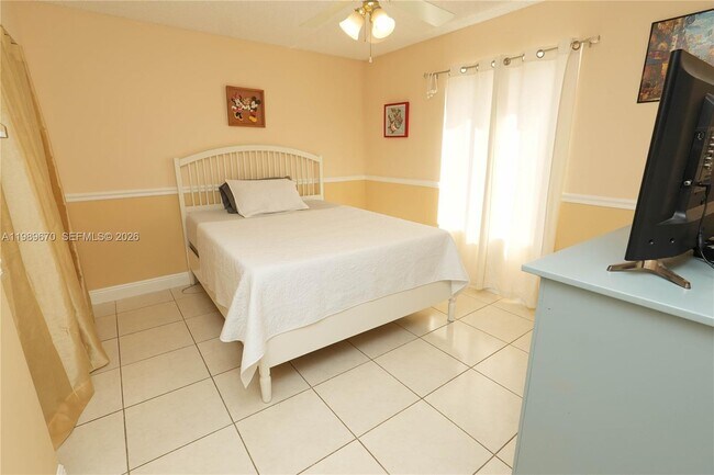 Building Photo - 3460 NW 21 St