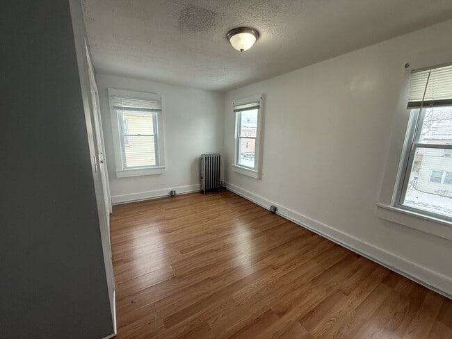 Building Photo - 417 Willow St