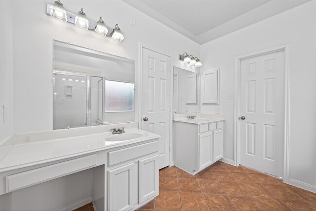 Building Photo - 8703 Silver Lure Dr