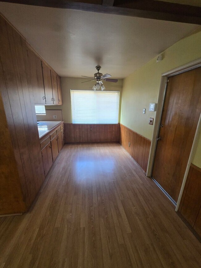 Building Photo - 1021 Orchid Ave