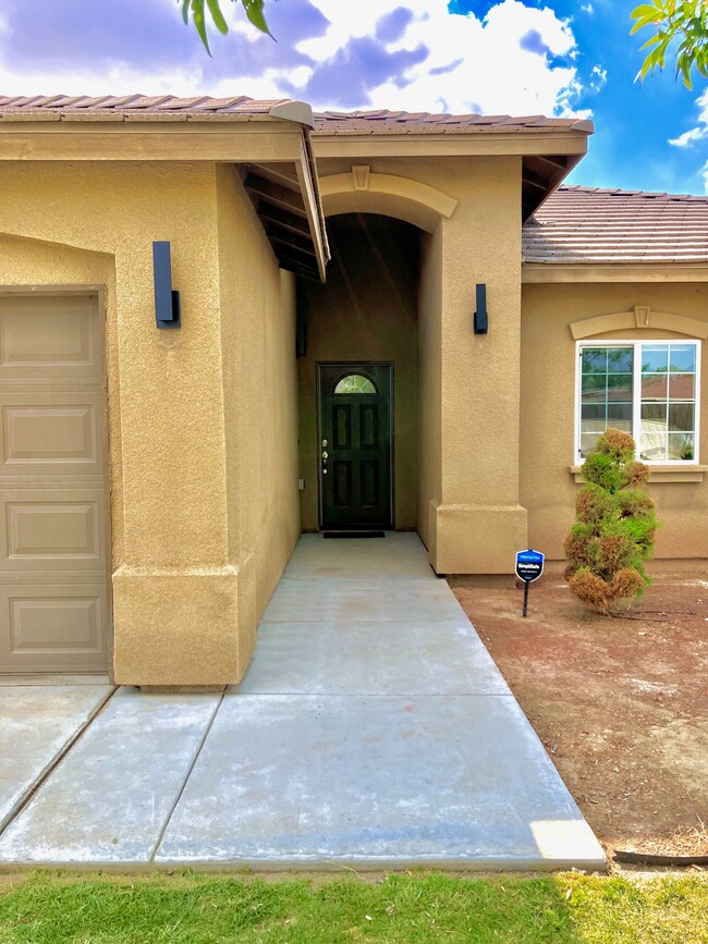 Building Photo - 725 Costa Alyssa Ct