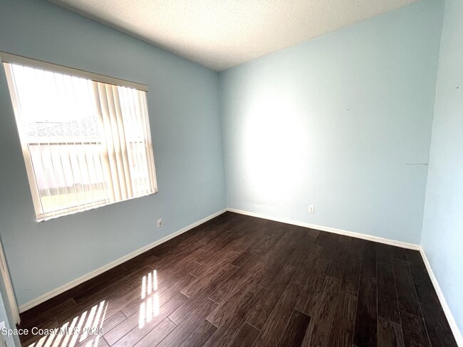 Building Photo - 1600 Tailfeather Ct