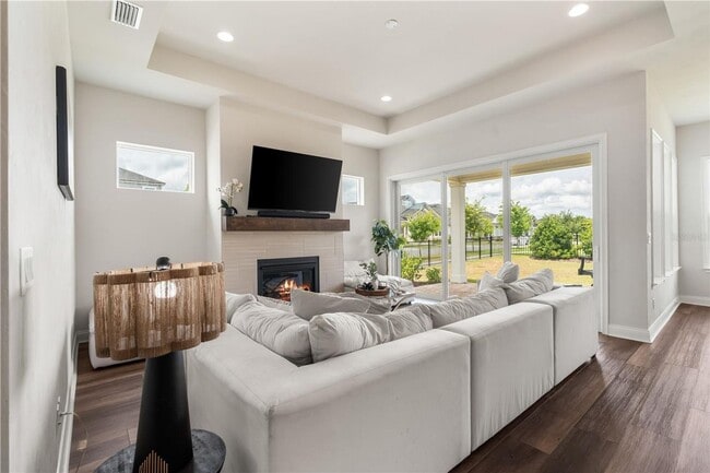 Building Photo - Gorgeous 3/2 in Oakmont!!!