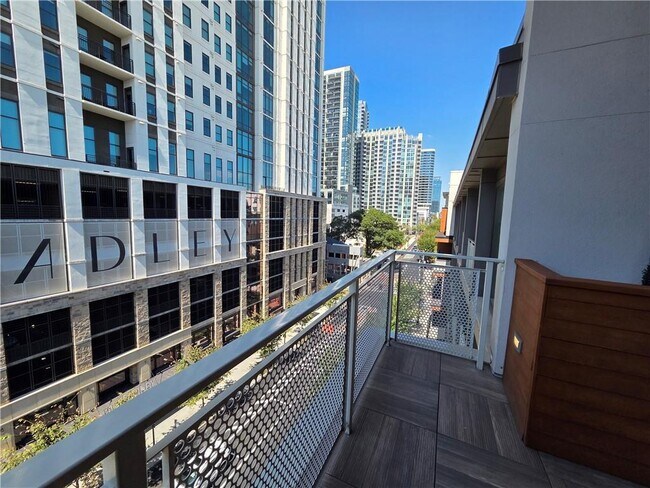 Building Photo - 775 Juniper St NE