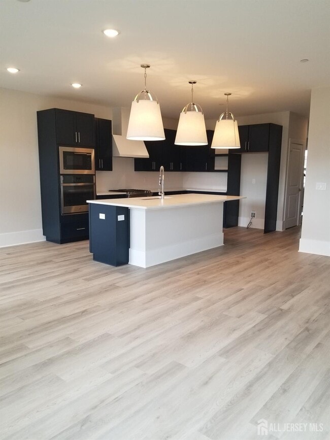 Building Photo - 4403 Thompson Dr