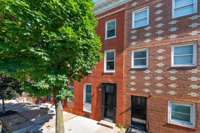 Building Photo - 2042 E Fayette St