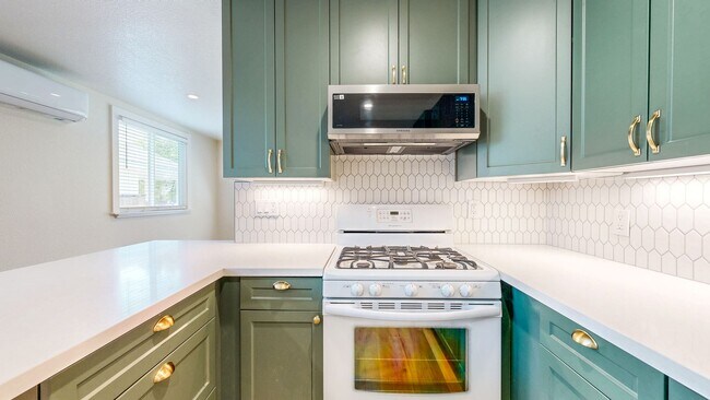 Building Photo - Bright Newly Refurbished Two Bedroom One Bath Single Family Home