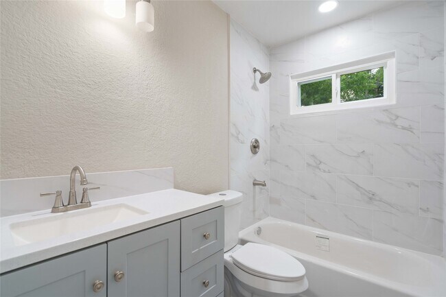 Building Photo - 9409 Fairland Dr