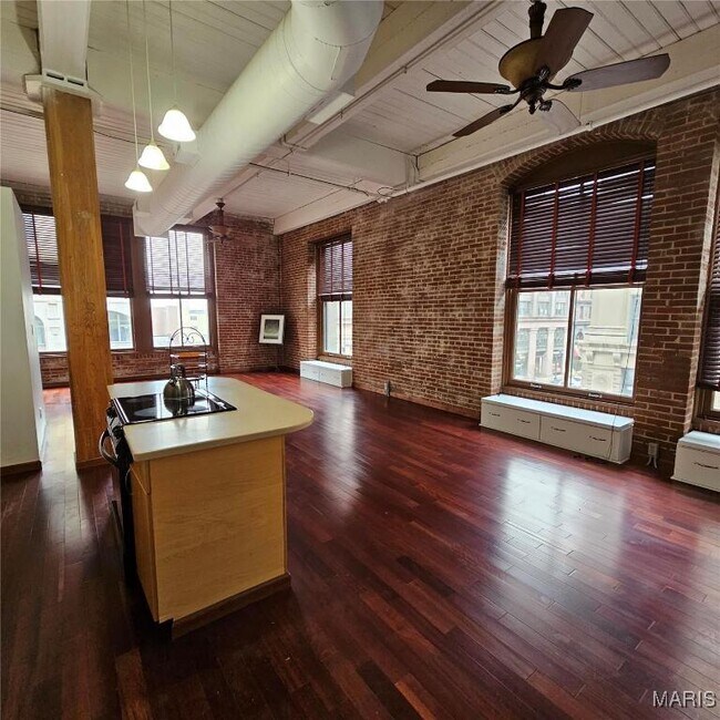 Building Photo - 507 N 13th St