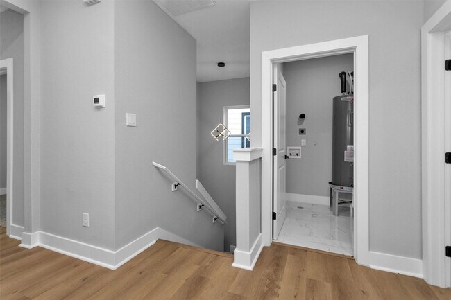 Building Photo - 6918 Dumble St