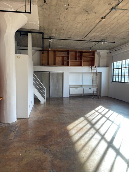 Building Photo - 247 4th St