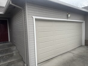 Building Photo - 1511 Hollyhock Dr