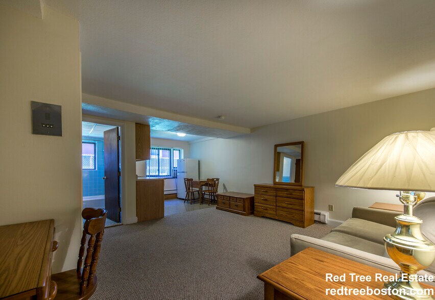 Building Photo - 9 Chester St