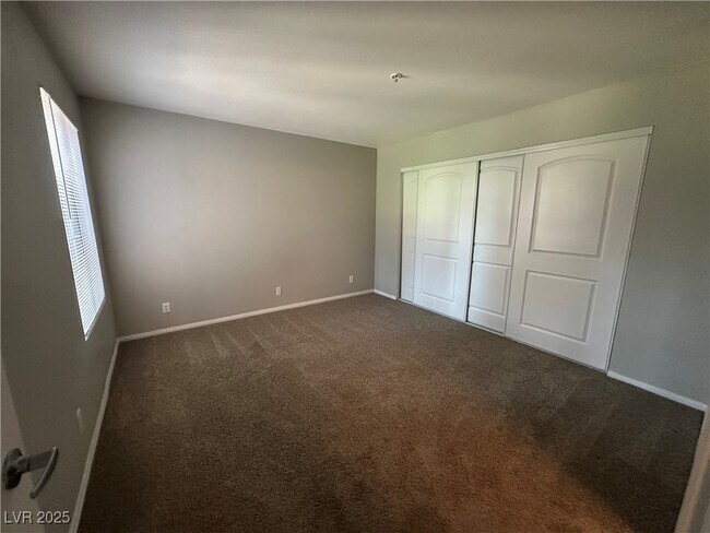 Building Photo - 2120 Sealion Dr