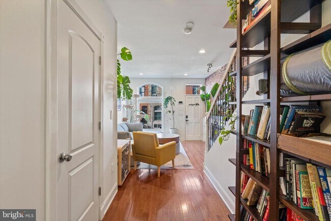 Building Photo - 431 S Robinson St