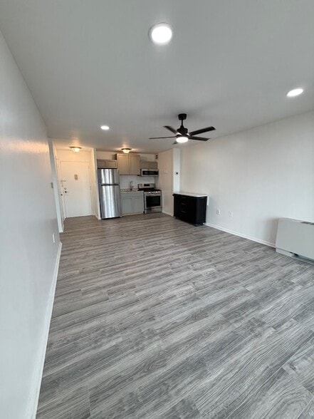 Building Photo - 2500 N Van Dorn St