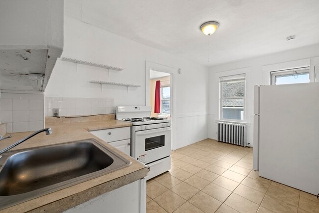 Building Photo - 20-22 Sumner St