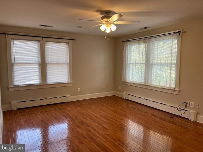 Building Photo - 2237 N Wakefield St