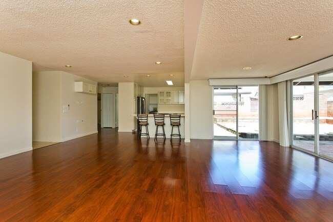 Building Photo - Mililani Town - 3 Bedroom, 2 Bath, Garage ...