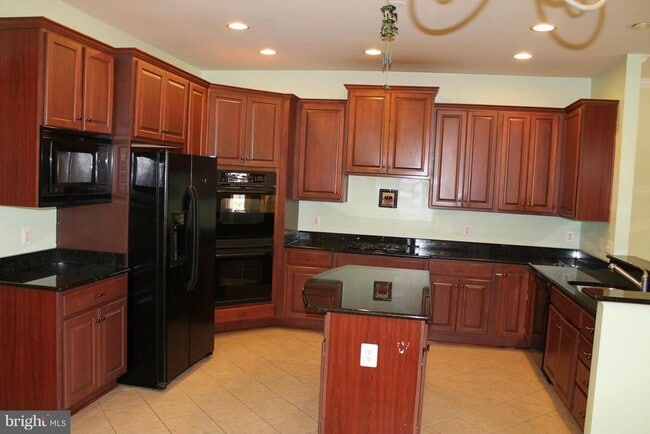 Building Photo - 24907 Earlsford Dr