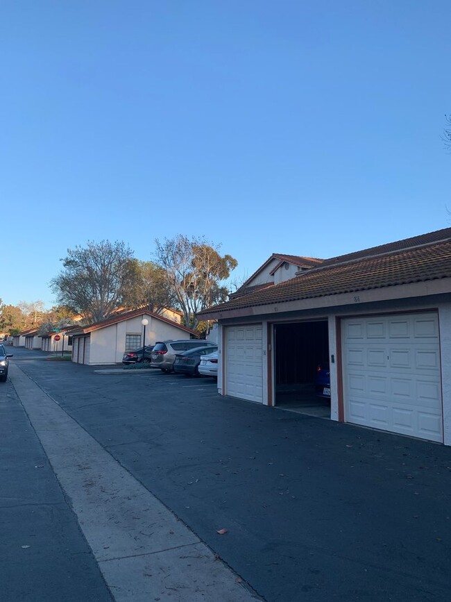 Building Photo - Beautiful 3 Bed 2 Bath Condo in Carlsbad!