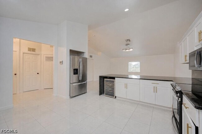 Building Photo - 1414 Louis Ave