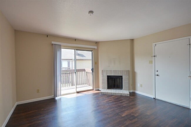 Building Photo - 12905 Woodforest Blvd