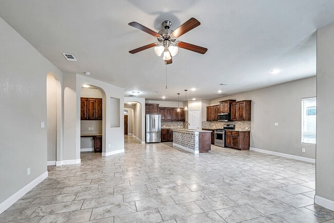 Building Photo - 7041 XIT Ranch Rd