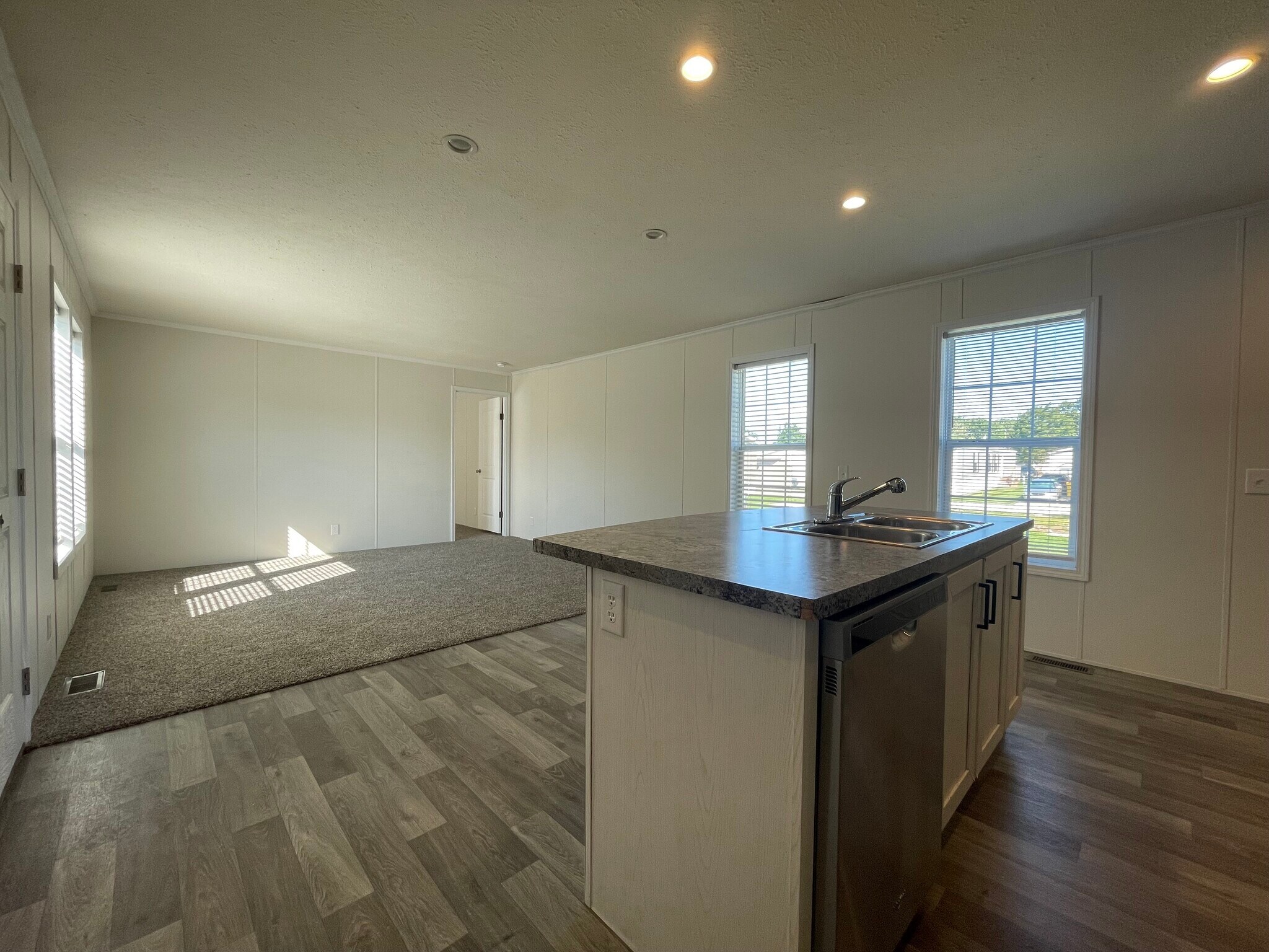 Building Photo - 16242 Frontenac Ave