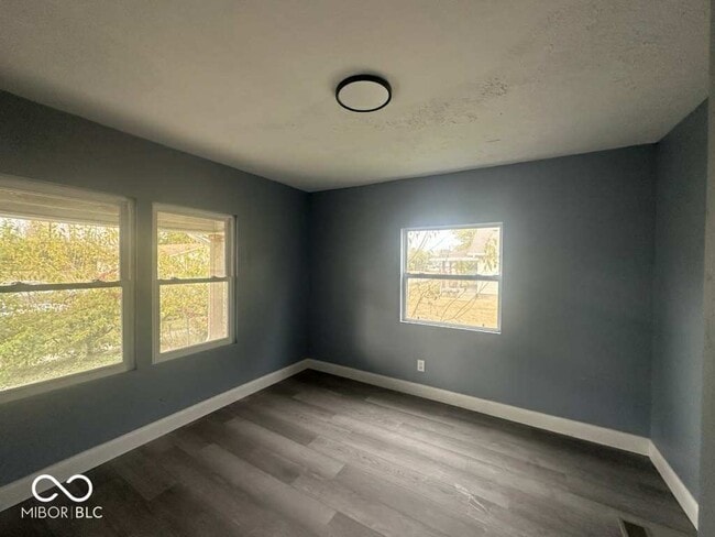 Building Photo - 2729 Columbia Ave