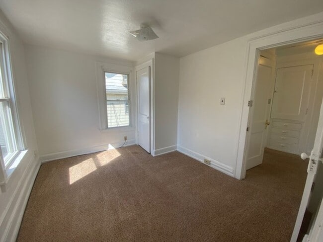 Building Photo - Welcoming 5BR/3BA with Dining Room & Laundry—Minutes to UA and Downtown