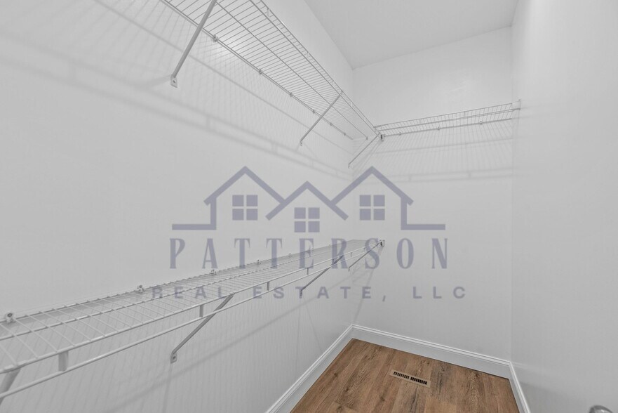 Building Photo - 2544 Bernhurst Dr
