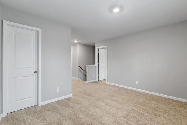 Building Photo - Newer Home in Reedy Fork, So Many Upgrades, SS Appliance, Loft, Garage, Fenced!